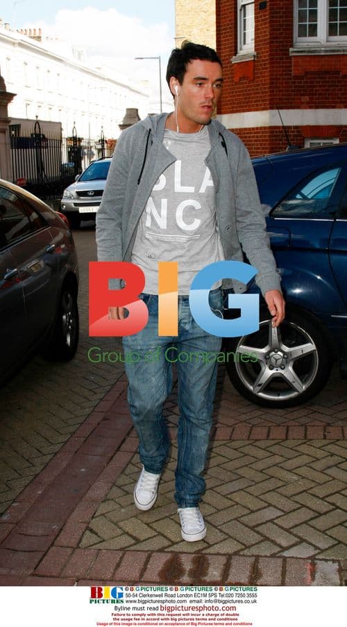 Jack Tweed visits wife Jade Goody at hospital