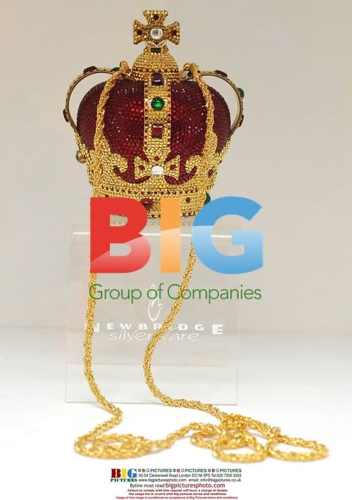 Martha Christie Wears Michael Jackson's Silver Glove