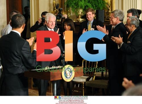 Sen. Kennedy receives ovation at White House