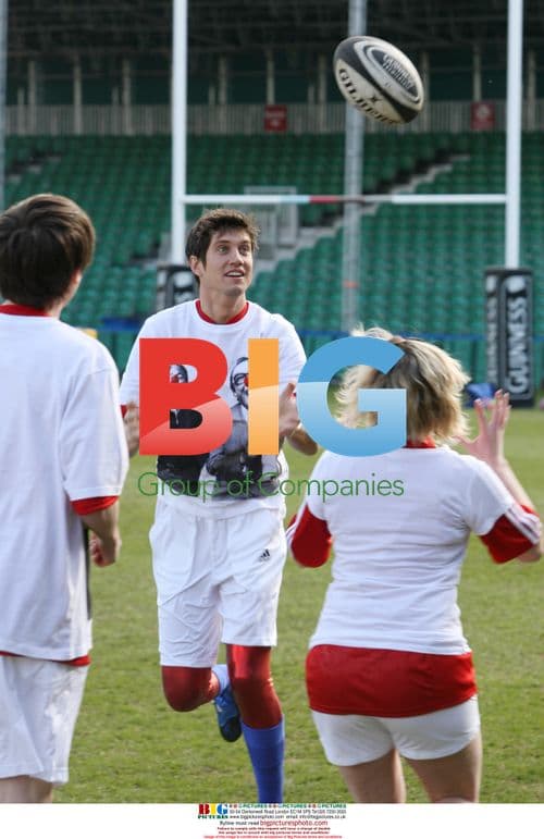 Vernon Kay and Radio 1 team learn rugby