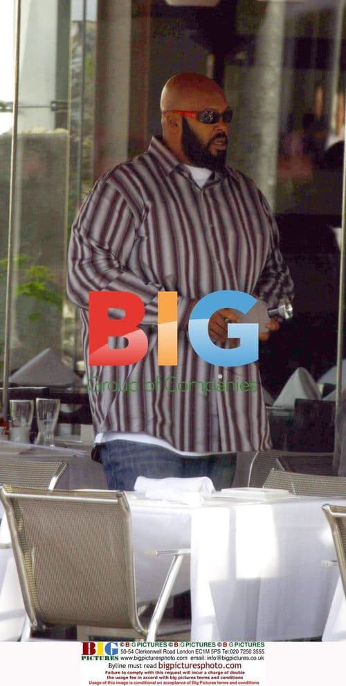Suge Knight Eats Lunch, Talks to Cameras
