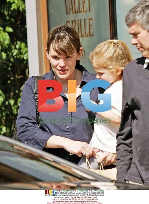 Jennifer Garner and Violet Lunch in Westwood