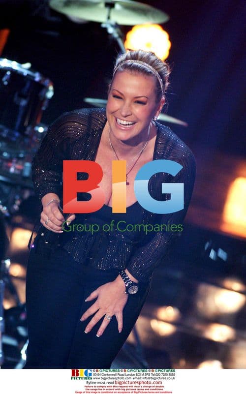 Anastacia performs on Italian X Factor