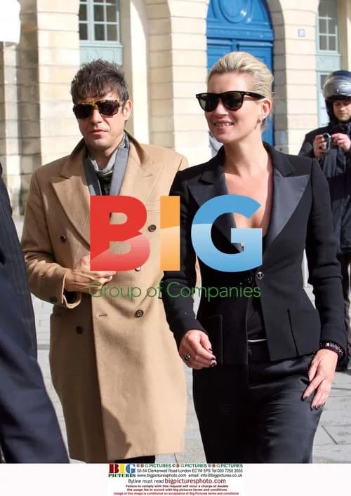 Kate Moss and Jamie Hince at Chanel Fashion Show