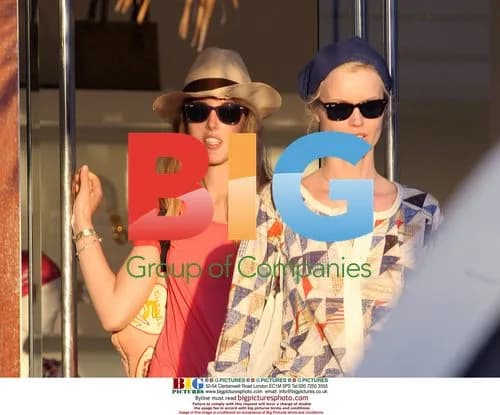 Eva Herzigova Shopping in St Barth