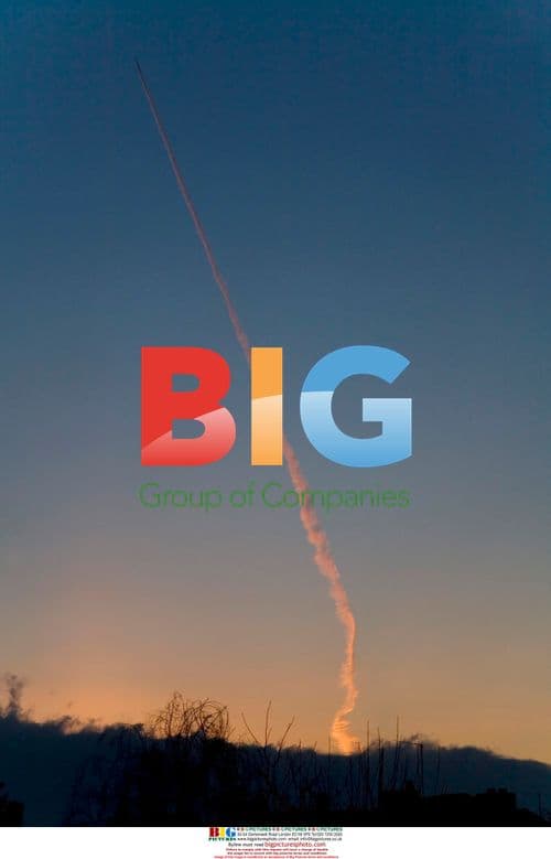 Supersonic Vertical Jet Take Off in Hackney