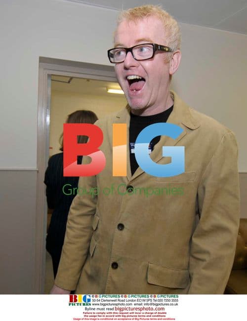 Chris Evans opens Wellworths store in Dorchester