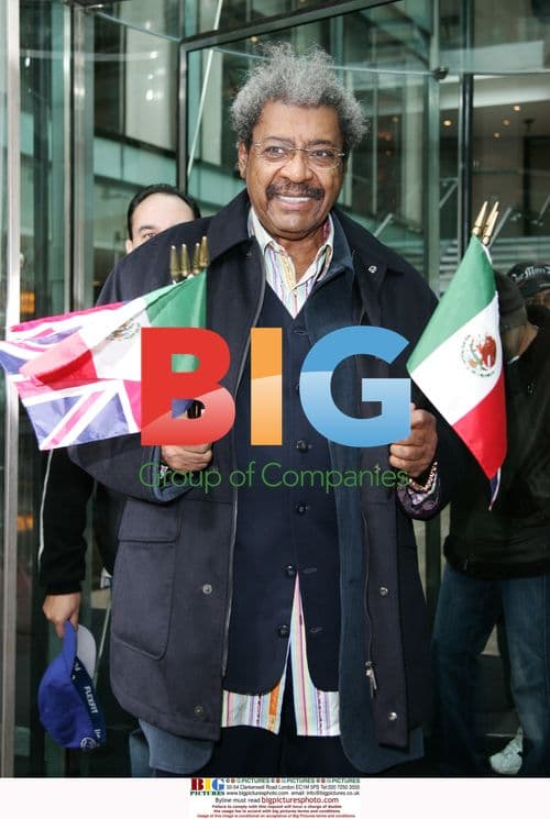 Barrera and Promoter Don King Outside Hotel