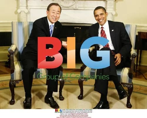 Obama shakes hands with UN Secretary-General in Oval Office