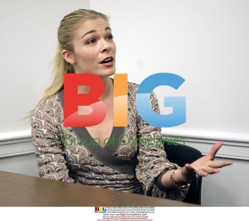 LeAnn Rimes Introduces Psoriasis Research Act