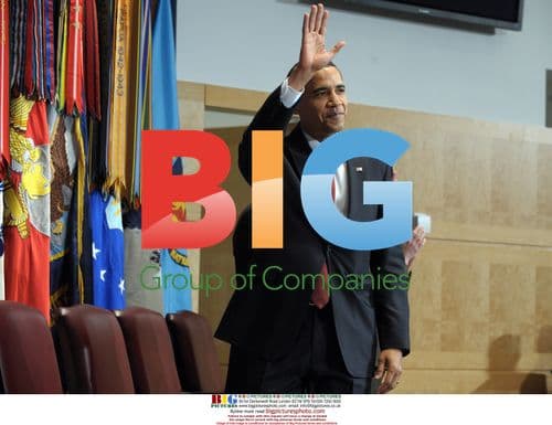 Obama attends Abraham Lincoln Hall dedication