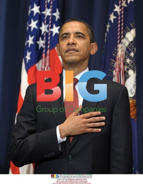 Obama attends Abraham Lincoln Hall dedication