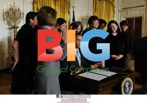 Obama signs order creating White House Council on Women and Girls