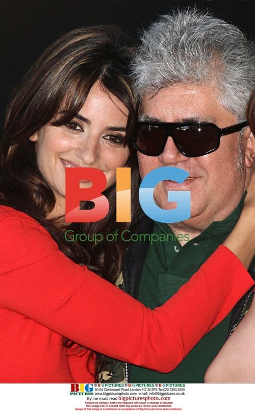 Penelope Cruz, Pedro Almodovar and Blanca Portillo at 'Broken Embraces' Photocall
