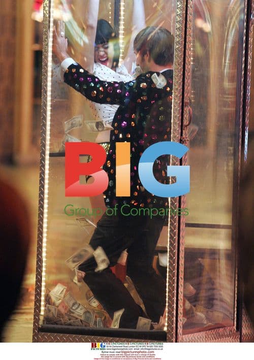 Katy Perry films "Waking Up In Vegas" music video