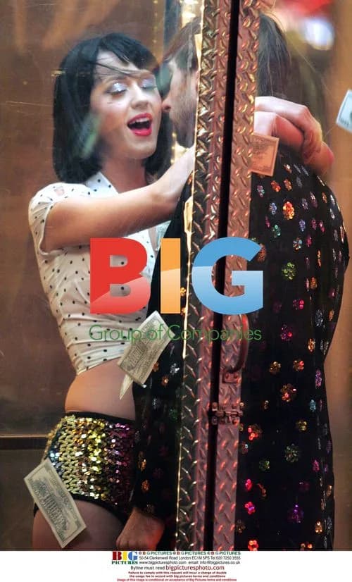 Katy Perry films 'Waking Up In Vegas' music video