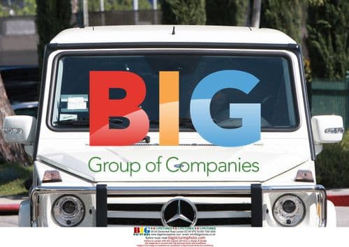 Megan Fox arrives in LA in Mercedes G-Wagen