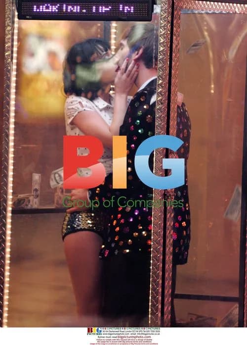 Katy Perry films "Waking Up In Vegas" video