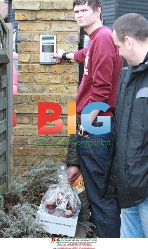 Friends, family leave flowers at Jade Goody's home