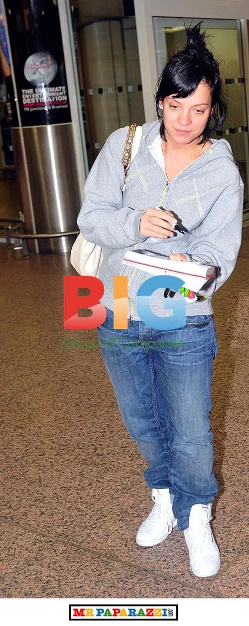 Lily Allen at Glasgow airport for tour