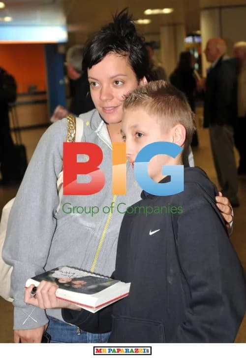 Lily Allen at Glasgow Airport for Tour