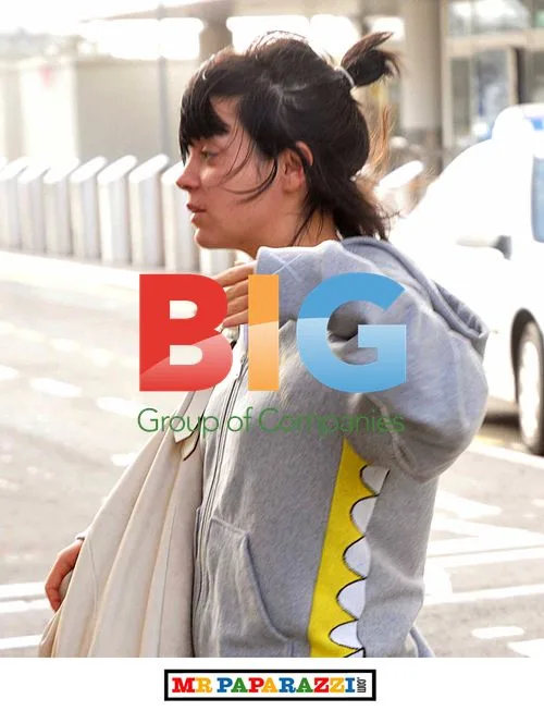 Lily Allen at Glasgow Airport for Tour