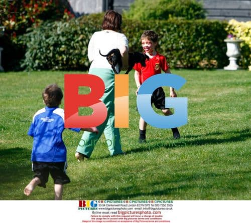 Jade Goody's family and friends gather