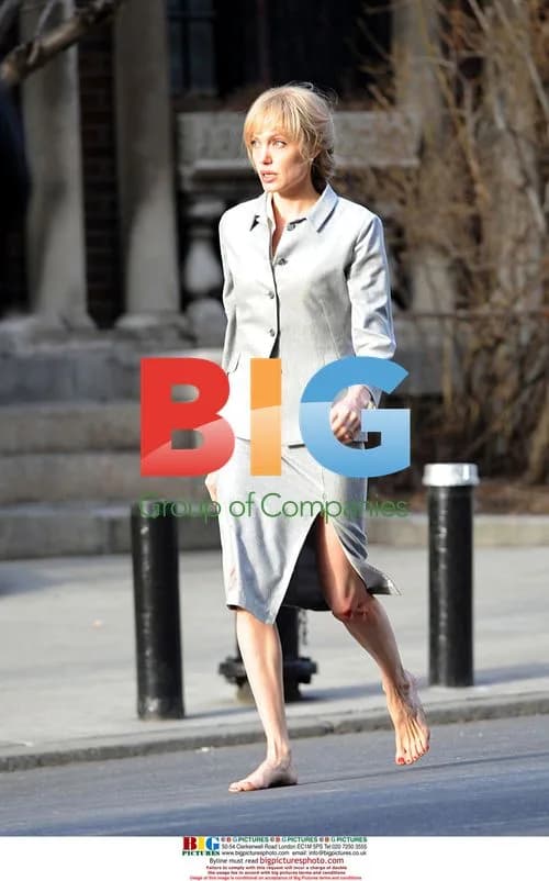 Angelina Jolie on 'Salt' set
