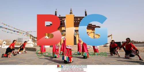 Chinese performers at Tibetan temple replica