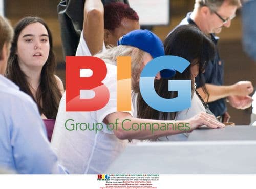 Barry Gibb and Family at LAX