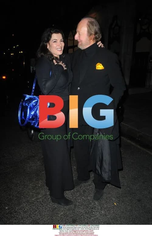 Nigella Lawson and Nigel outside restaurant