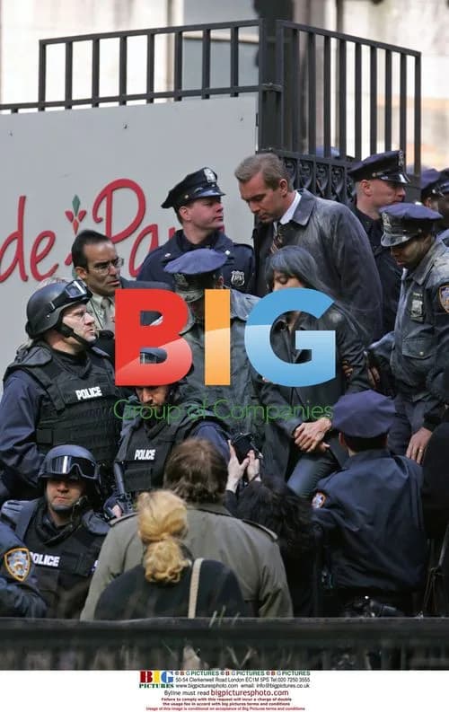 Angelina Jolie films 'Salt' cop scene