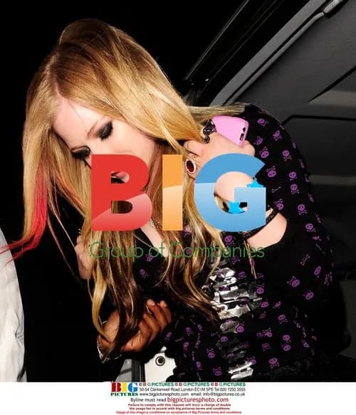 Avril Lavigne arrives at Boujis with friends