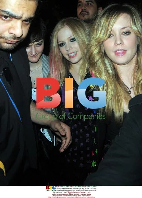 Avril Lavigne out with friends in London