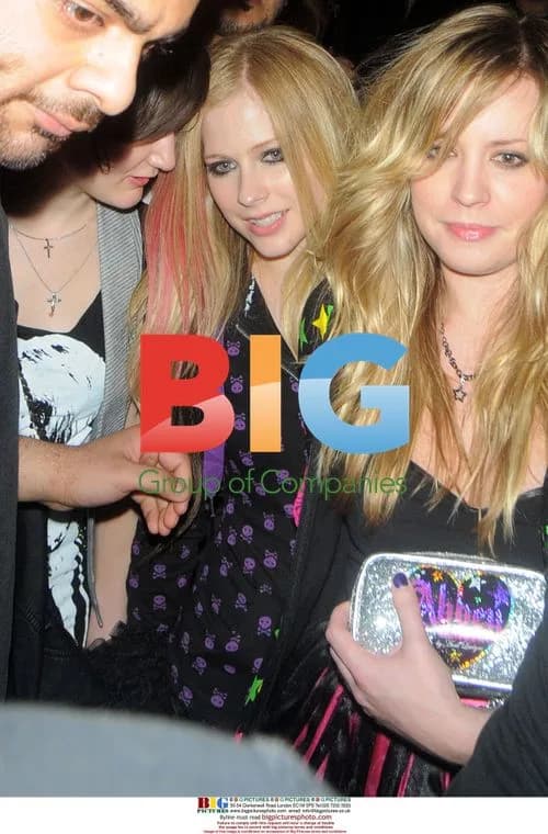 Avril Lavigne night out with friends at Boujis