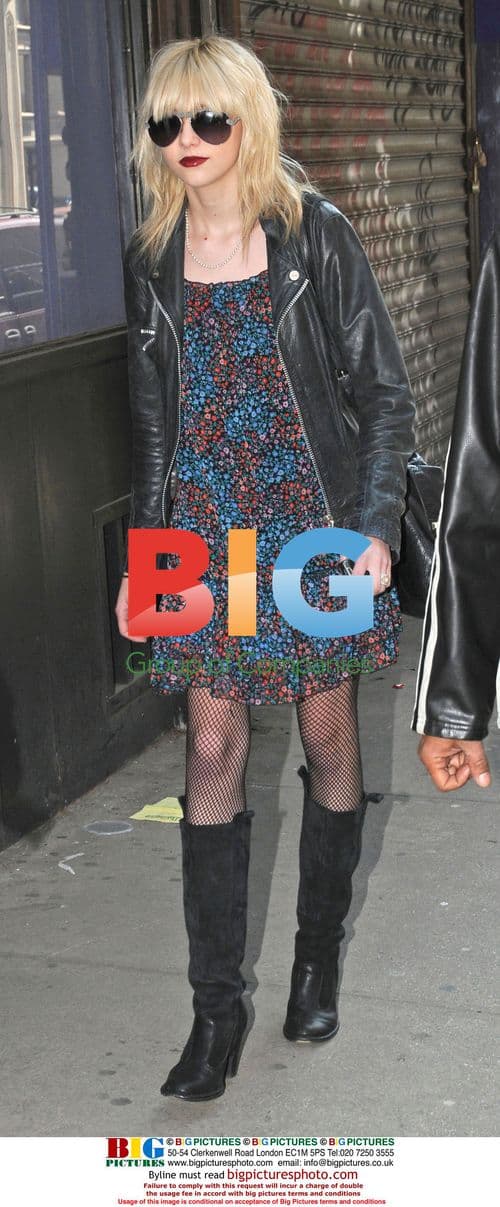 Taylor Momsen Grabs Salad
