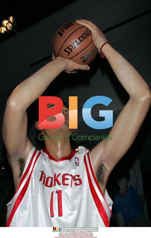 Yao Ming Wax Figure Unveiled at Madame Tussauds