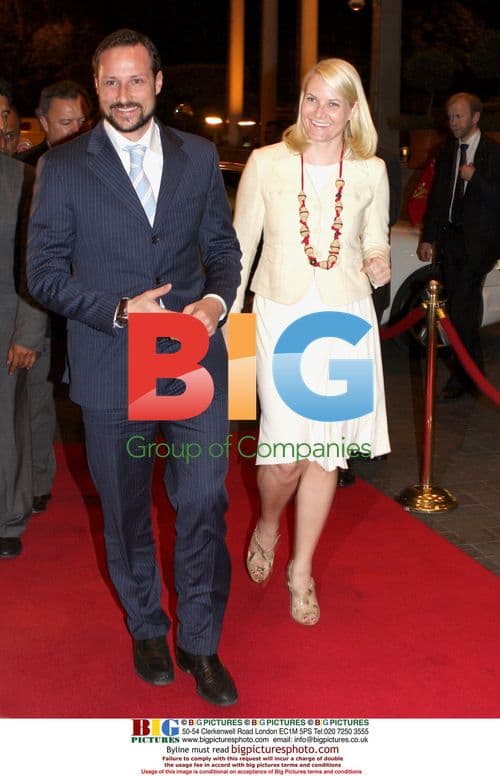 Haakon Magnus and Mette-Marit arrive in Mexico City