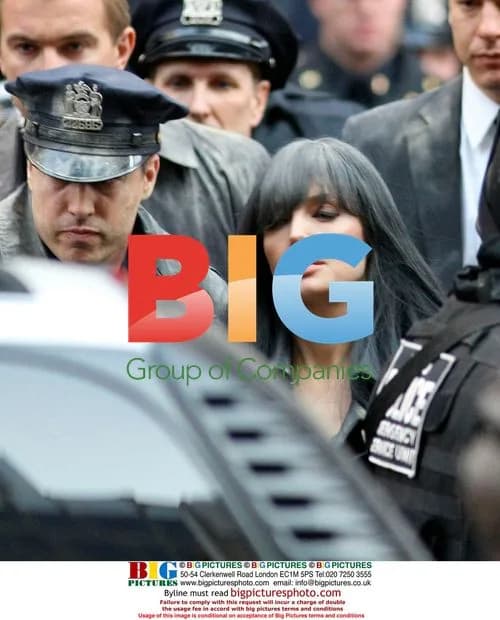 Angelina Jolie films "Salt" in New York