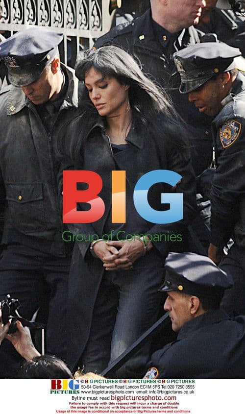 Angelina Jolie and Liev Schriber on 'Salt' set