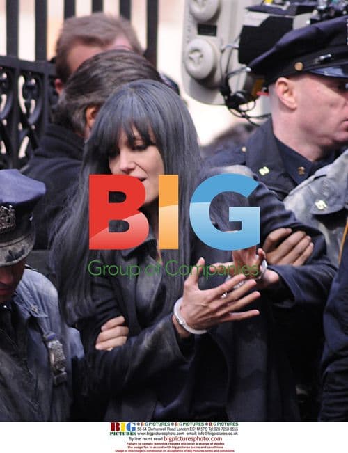 Angelina Jolie and Liev Schriber on 'Salt' set