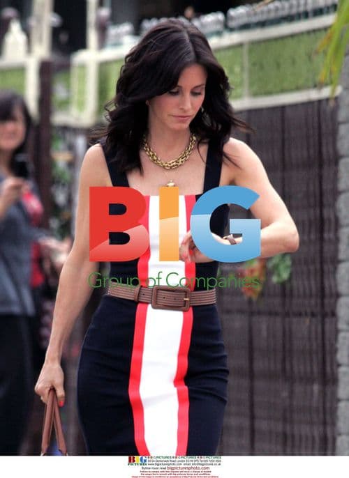 Courteney Cox on 'Cougar Town' set