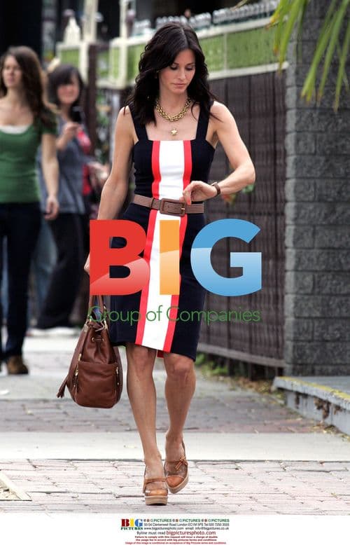 Courteney Cox on set of "Cougar Town"