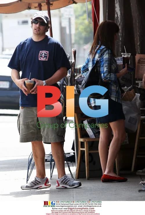 Jason Biggs and Girlfriend in LA