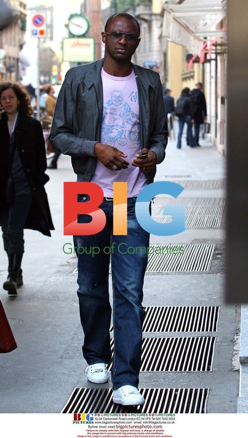 Patrick Vieira goes shopping with family