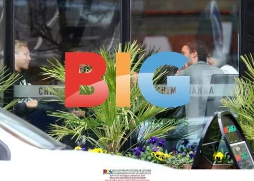 Jack Tweed Lunches with Friends