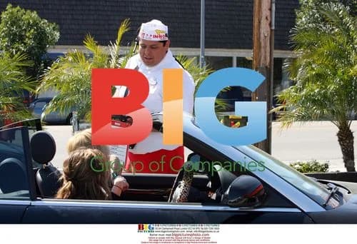 Miley Cyrus stops for lunch at In-N-Out