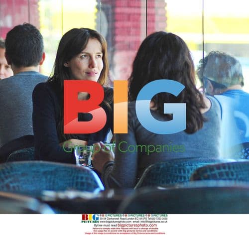 Saffron Burrows Gets Coffee in Silverlake