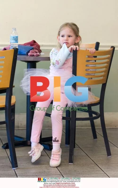 Jennifer Garner and daughter Violet get ice cream
