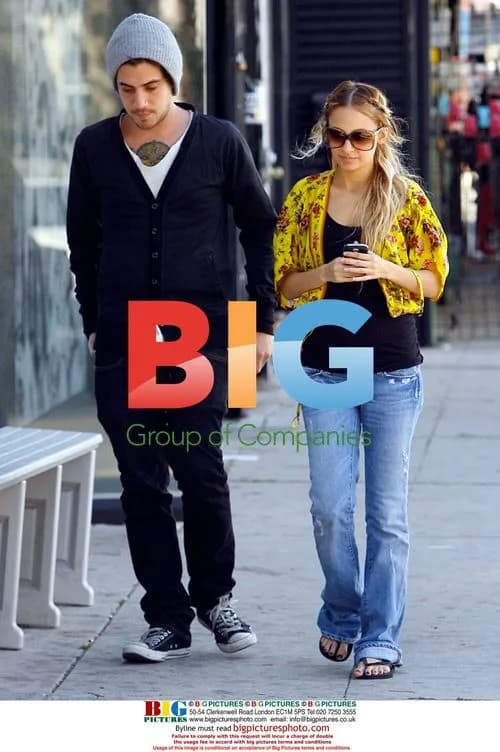 Nicole Richie and Joel Madden visit DCMA store